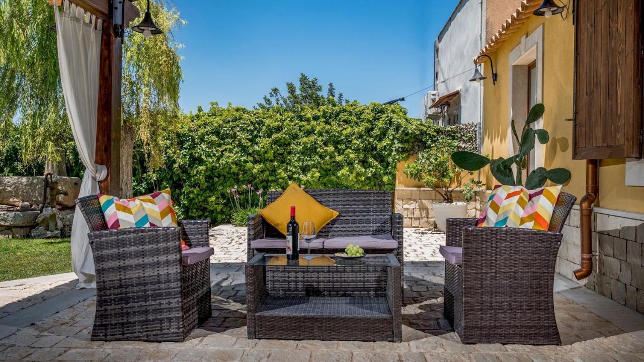 Villa Cutrera 8, Emma Villas Chiaramonte Gulfi Kültér fotó